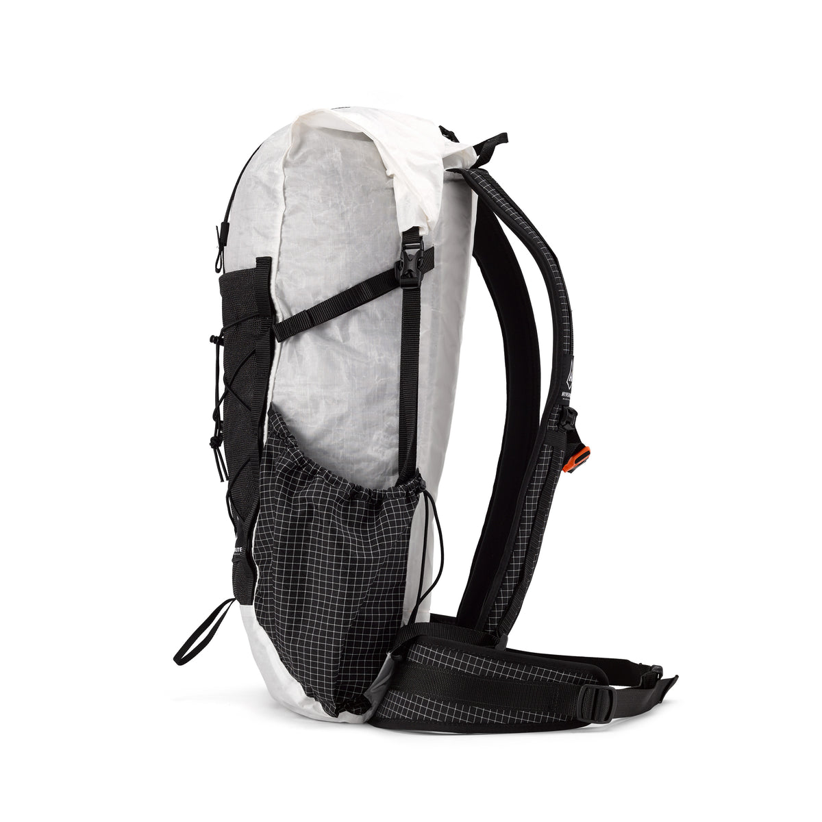 Side view of the Hyperlite Mountain Gear Elevate 22 with cinchable side pockets