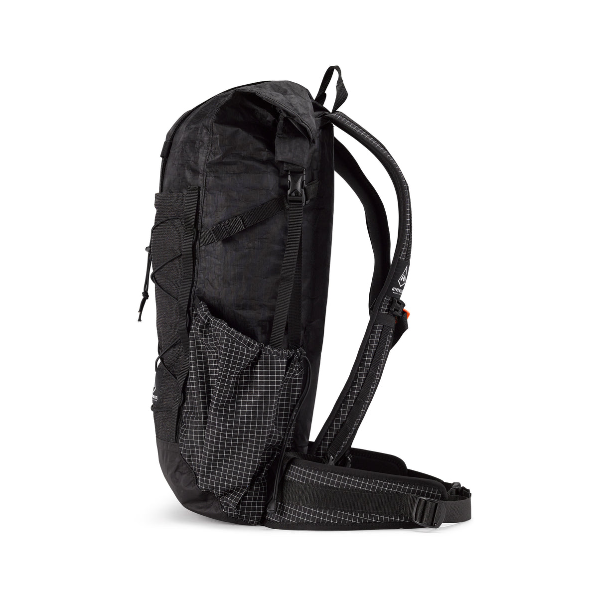Side view of the Hyperlite Mountain Gear Elevate 22 in Black showing the cinchable hardline side pockets